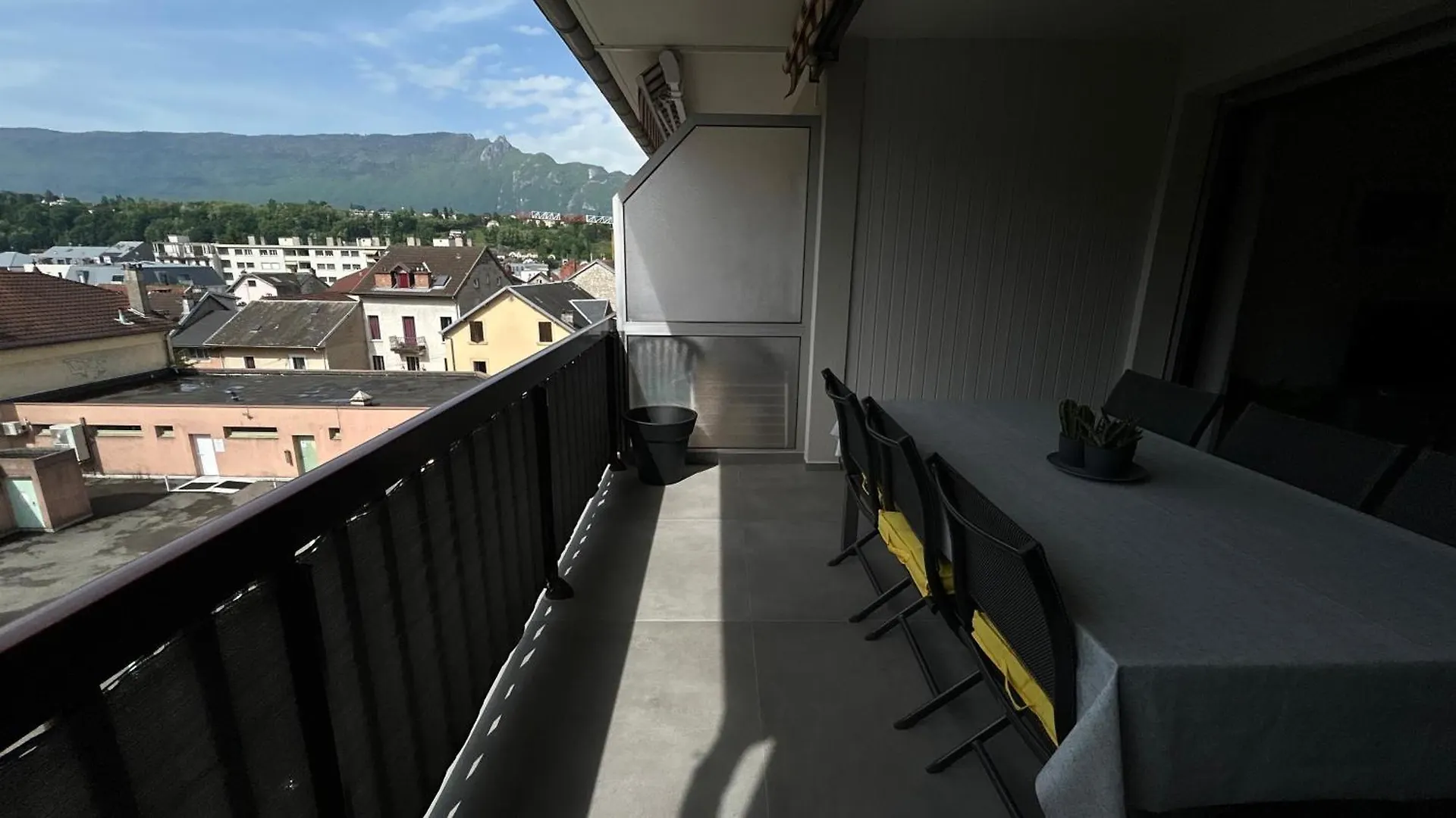 1 Chambre Dans Appartement Neuf, Terrasse Sud, Meuble Contemporain, Parking Aix-les-Bains